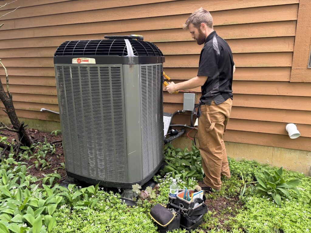 Whether you need an AC replacement or a heat pump tune-up, trust Logan Services with all your Huber Heights HVAC needs.