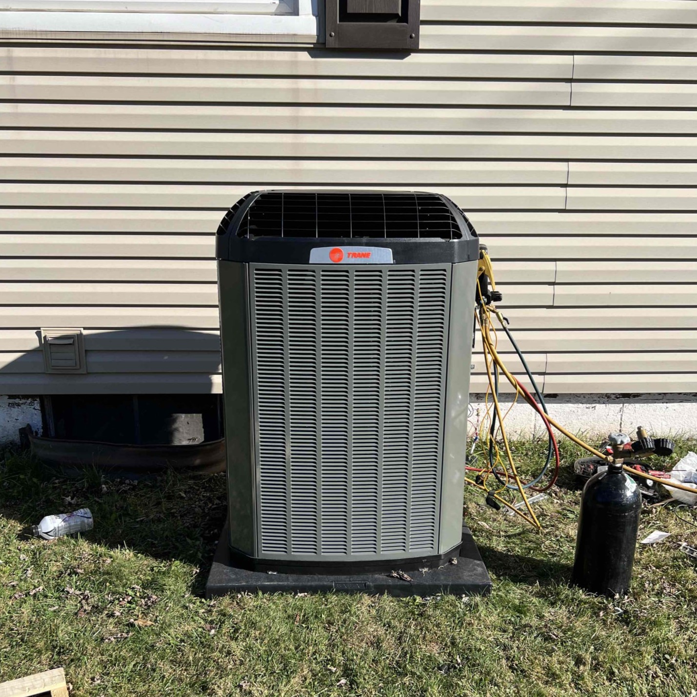 Trane heat pump installed for a Miamisburg, OH, household by Logan Services.