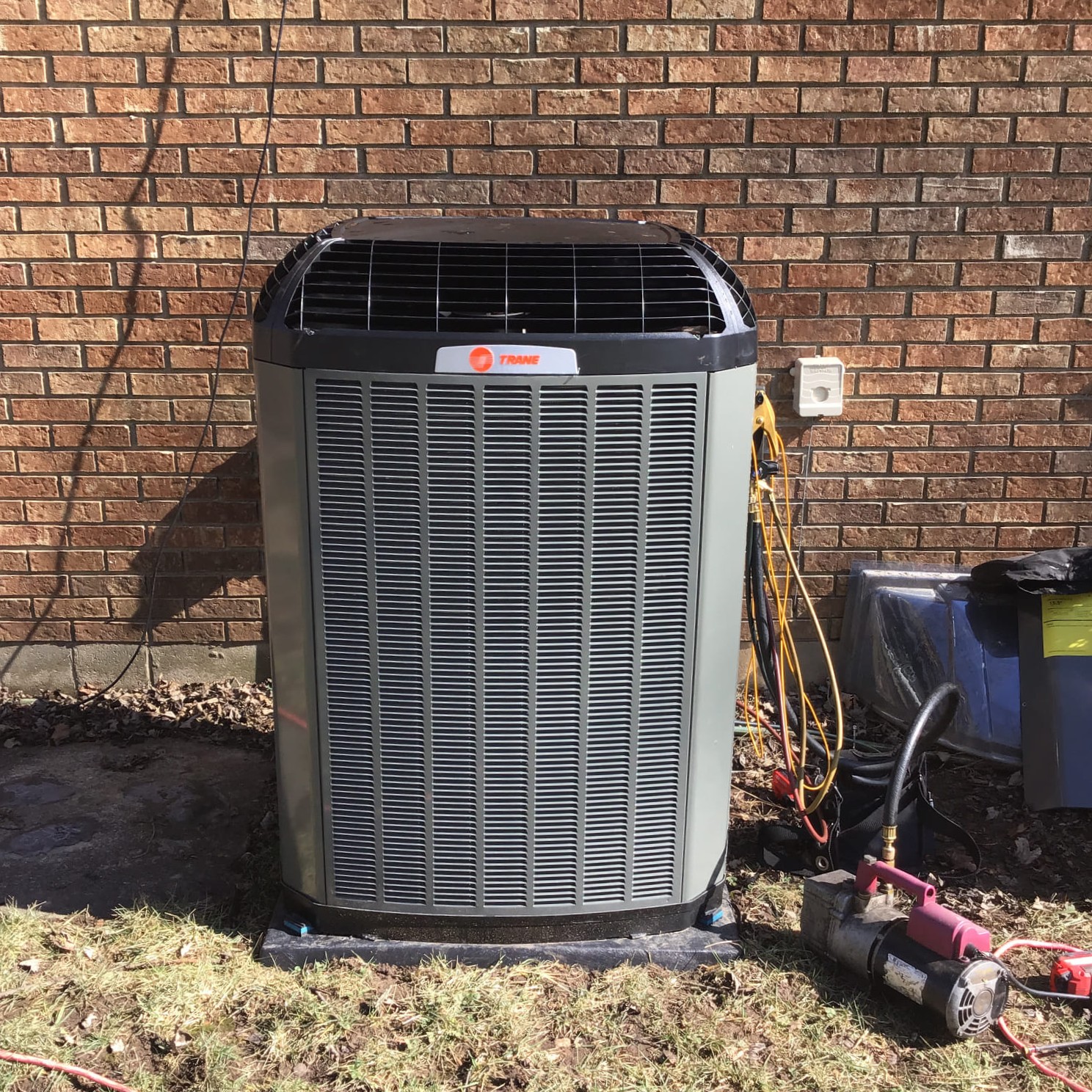 Trane XL18 AC installed in Troy, OH, by Logan Services.