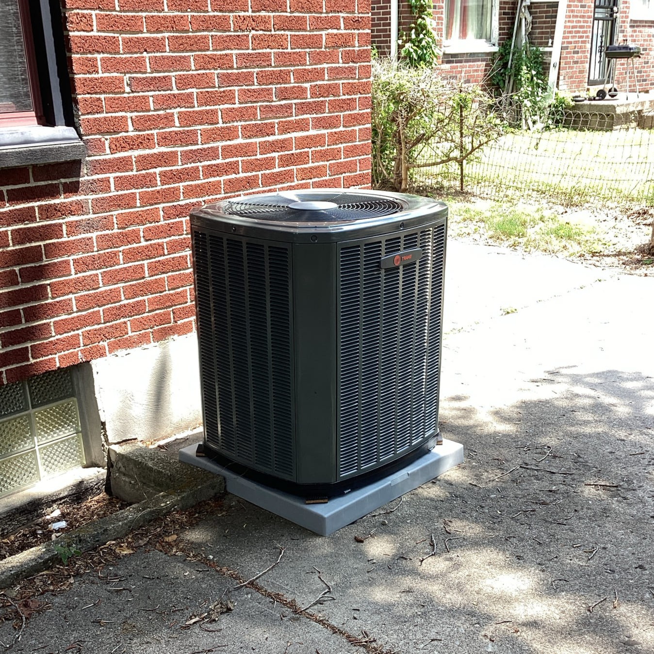Trane XR15 AC unit installed in Dayton, OH, by Logan Services.