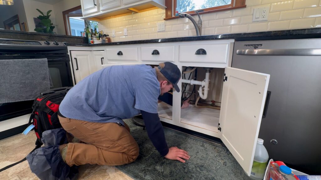 Pipe and leak repair experts for Centerville homes. Fast service for kitchen, bathroom, utility, and main line leaks. Call (937) 224-3200 today.