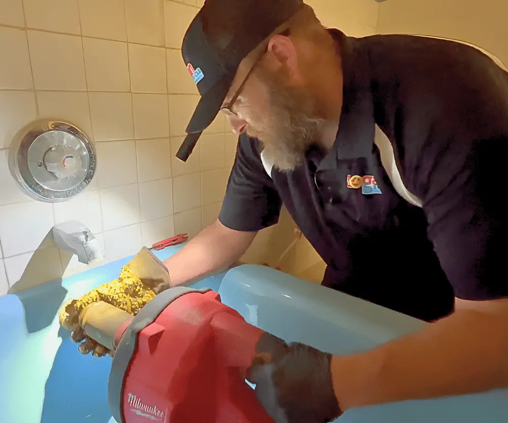 Cleaning bath tub drain