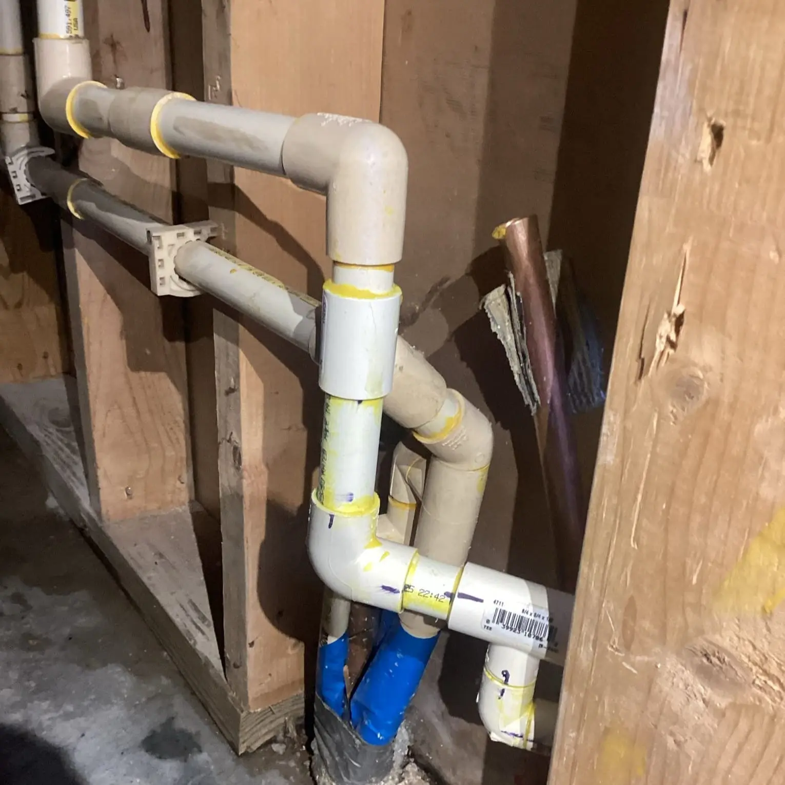 Pipe leak repaired by Logan Services plumbers in Columbus, OH